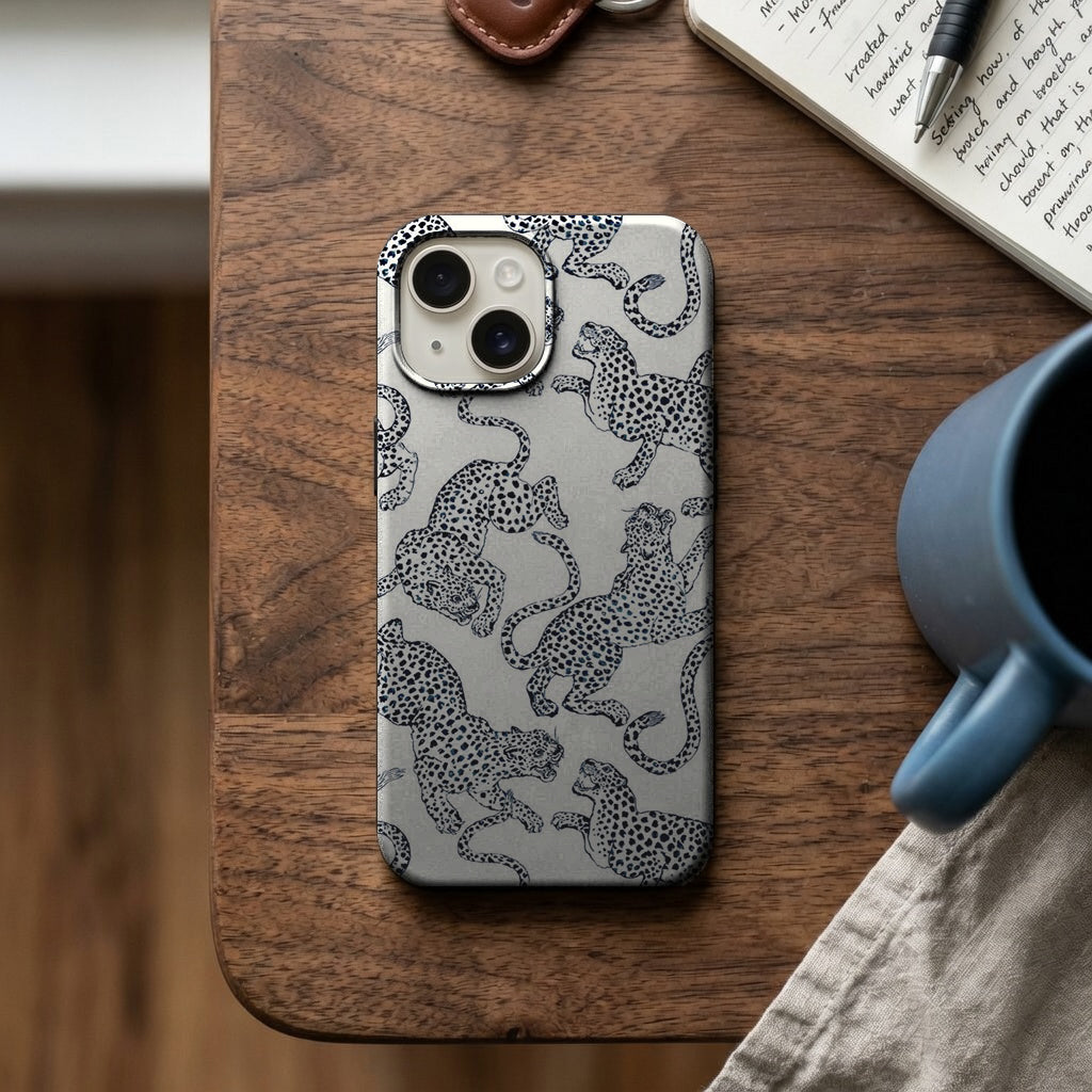 Beyaz Zeminli Siyah Leopar Deseni Telefon Kılıfı K091